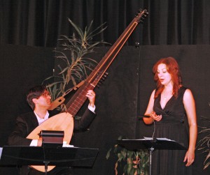 Photo : Serge PilonLe guitariste et théorbiste Michel Angers et la soprano Peggy Bélanger