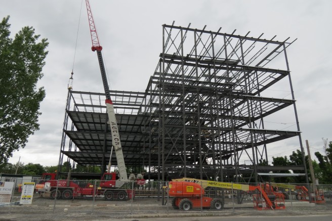 Photo : Alexandra Girard; L’état du chantier au mois de juin, à l’angle des rues de la Gare et Godmer. 