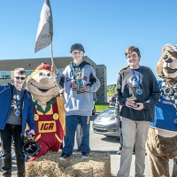 Les gagnants dans la catégorie 12 ans et plus : Alexis Delorme, premier; Thomas St-Pierre, deuxième; et Cédrick Ferland, troisième.  Crédit : Rosaire Godin