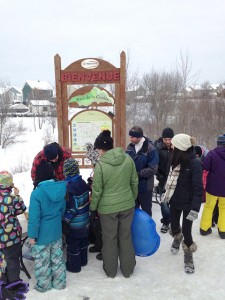 Activité organisée à l’entrée du parc de la Coulée, de la tire sur la neige !