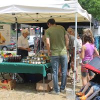 Il y en avait pour tous les goûts, produits de terroir  et créations des artisans du coin. – Photo : Jacinthe Laliberté