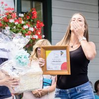 Stéphanie Pineault très émue s’est méritée le Prix de la relève